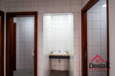 Fabulosa Loja para comércio no coração de Oliveira De Frades