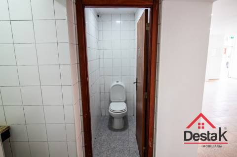 Fabulosa Loja para comércio no coração de Oliveira De Frades