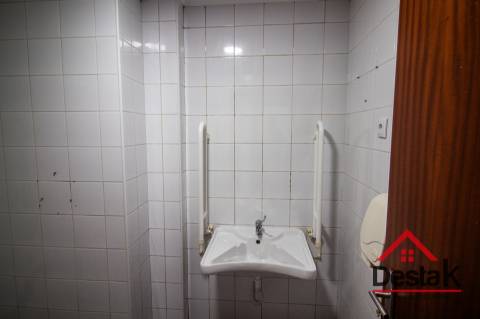 Fabulosa Loja para comércio no coração de Oliveira De Frades