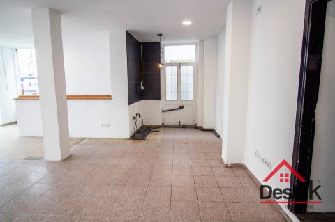 Fabulosa Loja para comércio no coração de Oliveira De Frades