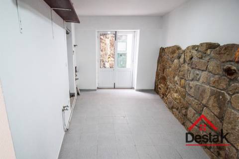 Fabulosa Loja para comércio no coração de Oliveira De Frades