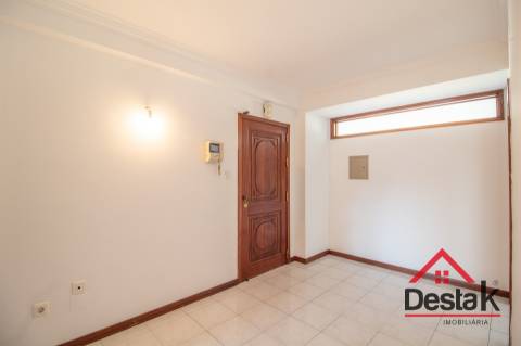 Apartamento T3 para venda no centro de Oliveira de Frades!