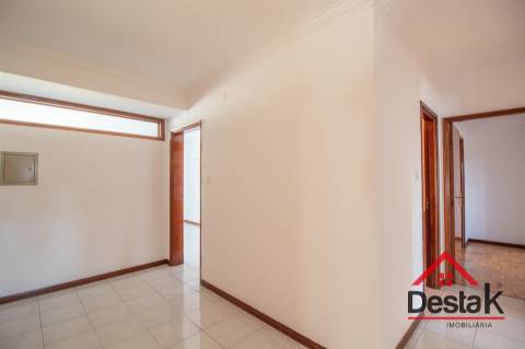 Apartamento T3 para venda no centro de Oliveira de Frades!