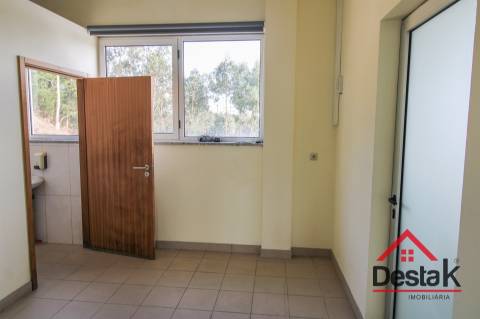 Pavilhão em excelentes condições  para venda ,em Talhadas, Sever do Vouga!