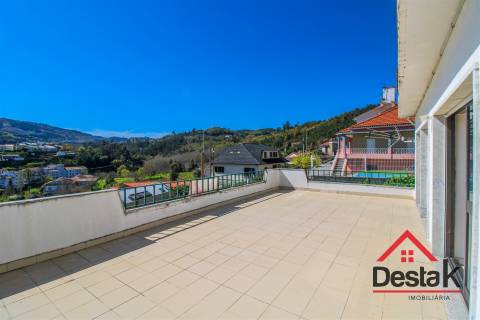 Apartamento T1 com terraço nas Termas de São Pedro do Sul