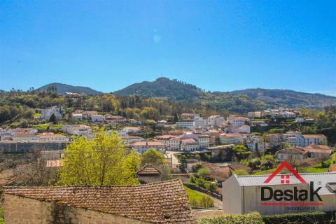 Apartamento T1 com terraço nas Termas de São Pedro do Sul
