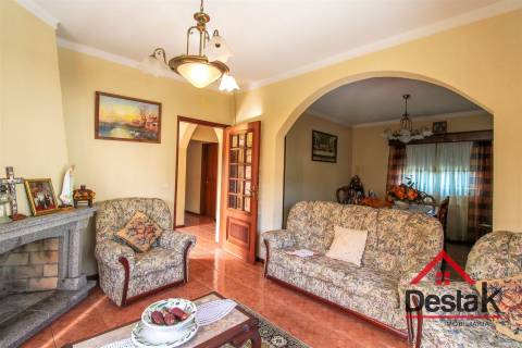 Moradia T4 para arrendamento em Sobral de Pinho, São Pedro do Sul