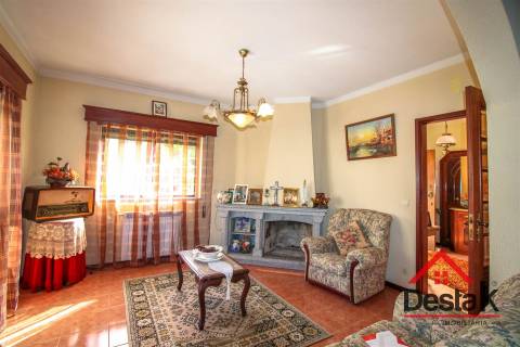 Moradia T4 para arrendamento em Sobral de Pinho, São Pedro do Sul