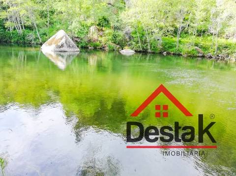 Moradia T4 para arrendamento em Sobral de Pinho, São Pedro do Sul