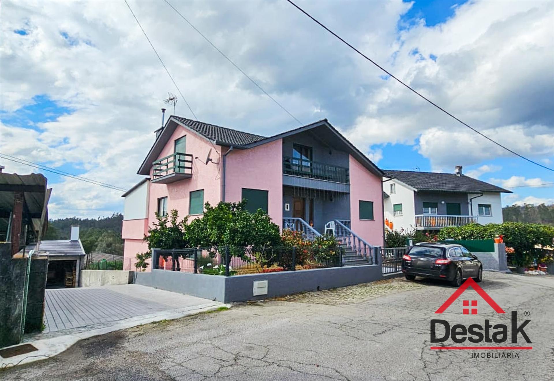 Moradia T4 para arrendamento em Sobral de Pinho, São Pedro do Sul