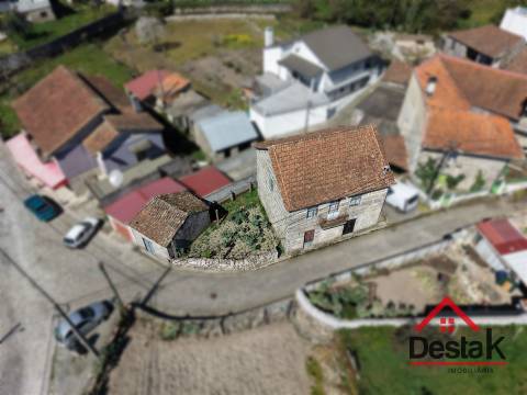 Moradia em granito para venda, 15 minutos de Viseu