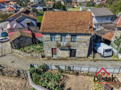 Moradia em granito para venda, 15 minutos de Viseu