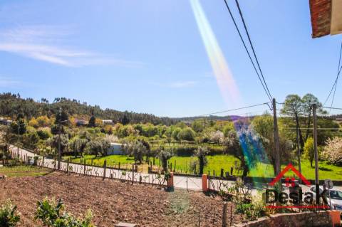 Moradia em granito para venda, 15 minutos de Viseu