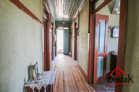 Moradia em granito para venda, 15 minutos de Viseu