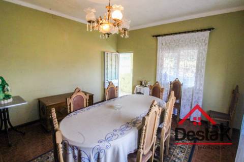 Moradia V7 para venda em Porcelhe, Oliveira de Frades