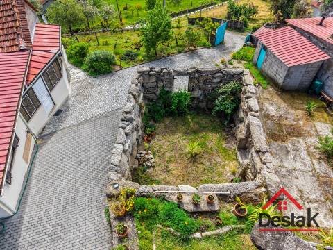 Moradia V2 em Ladreda, São Pedro do Sul, pronta habitar