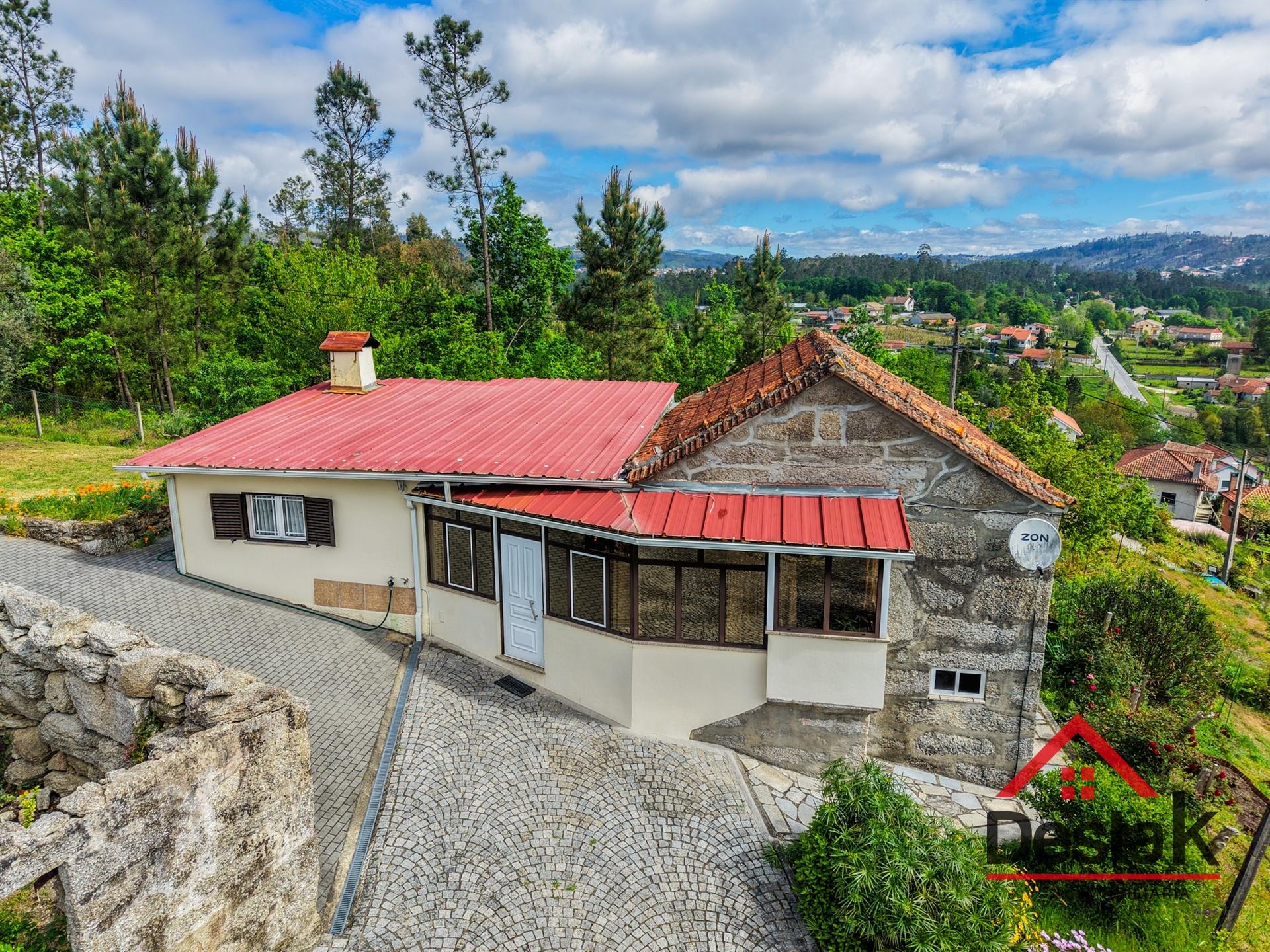 Moradia V2 em Ladreda, São Pedro do Sul, pronta habitar