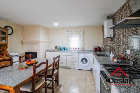 Moradia V2 em Ladreda, São Pedro do Sul, pronta habitar