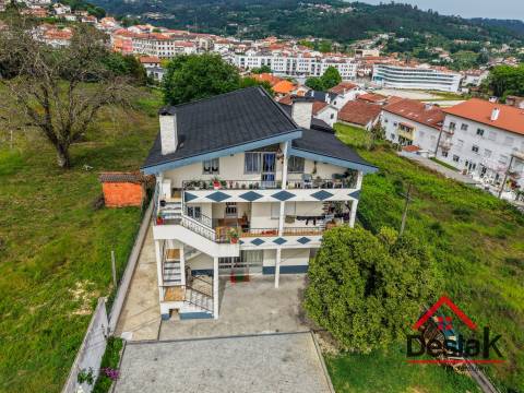 Apartamento T4, localização central privilegiada, São Pedro do Sul