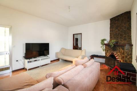 Apartamento T4, localização central privilegiada, São Pedro do Sul