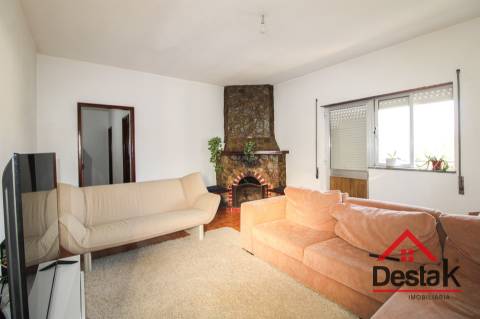 Apartamento T4, localização central privilegiada, São Pedro do Sul