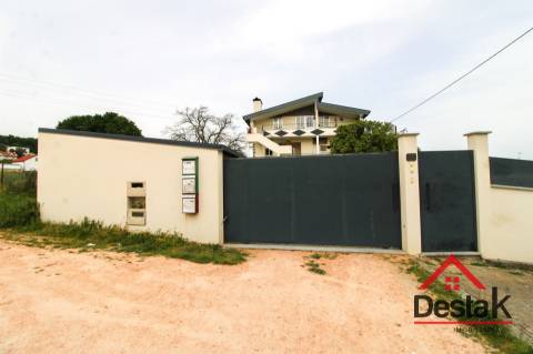 Apartamento T4, localização central privilegiada, São Pedro do Sul