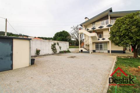 Apartamento T4, localização central privilegiada, São Pedro do Sul