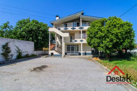 Apartamento T4, localização central privilegiada, São Pedro do Sul