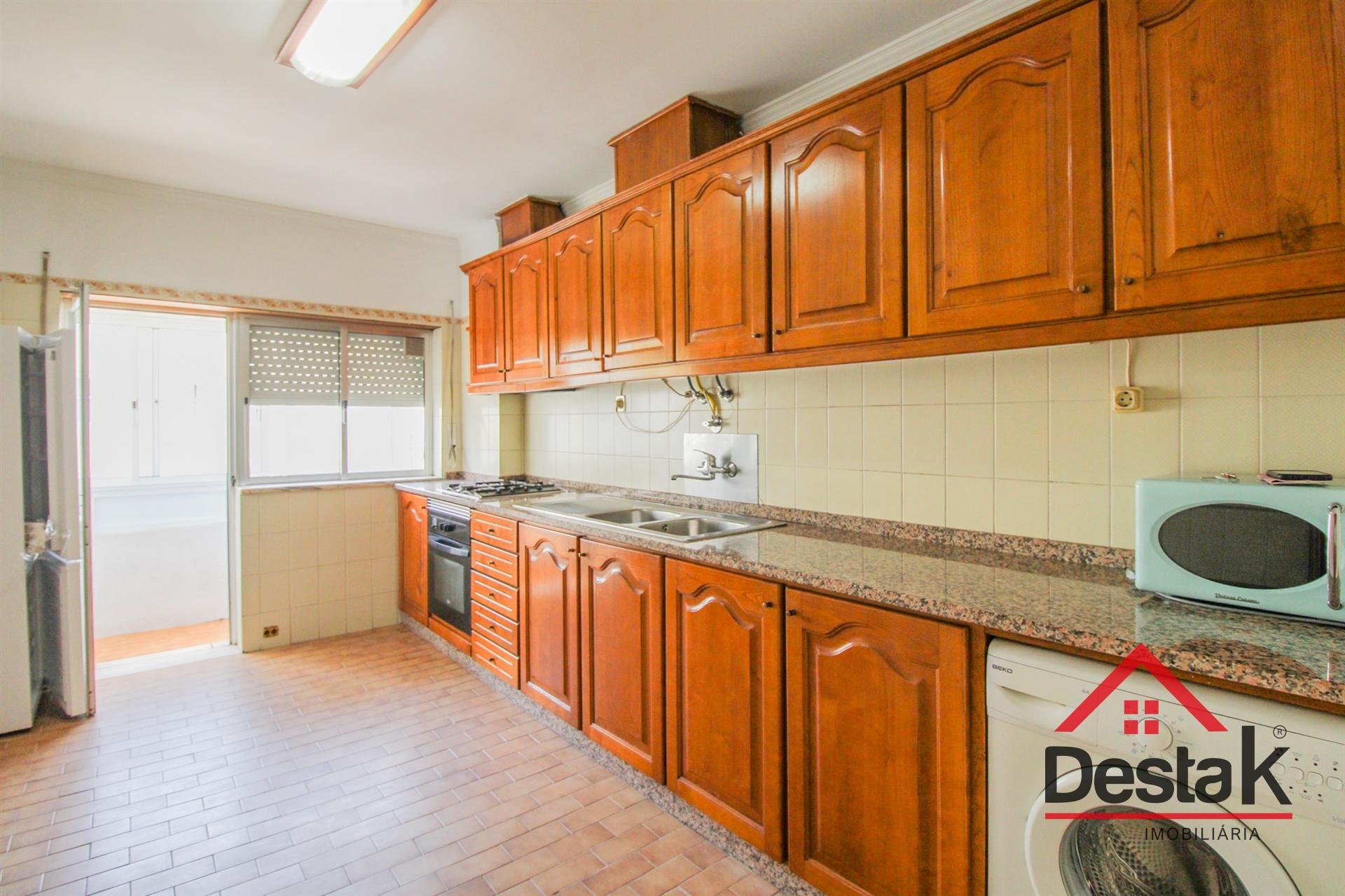 Apartamento T3, para venda no centro de São Pedro do Sul