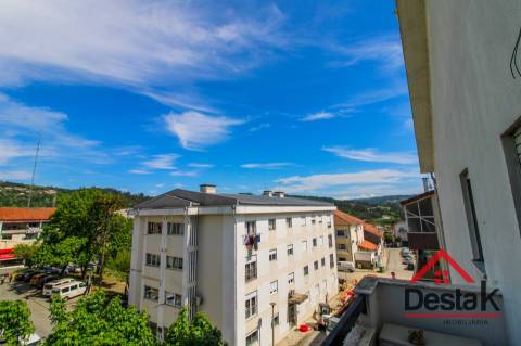 Apartamento T3, para venda no centro de São Pedro do Sul