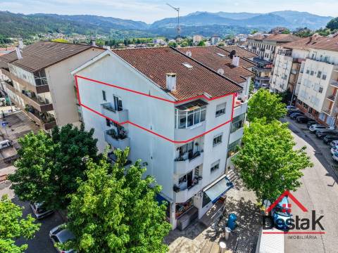 Apartamento T3, para venda no centro de São Pedro do Sul