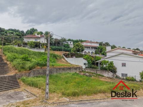 Lote de terreno para venda no centro de São Pedro do Sul.