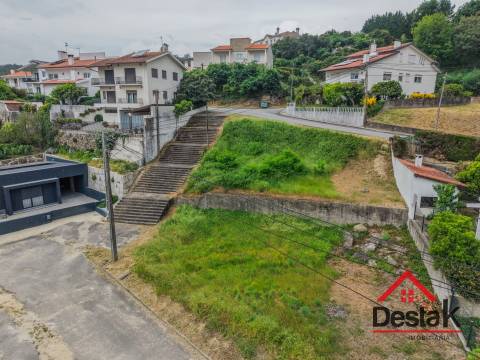 Lote de terreno para venda no centro de São Pedro do Sul.