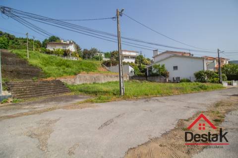 Lote de terreno para venda no centro de São Pedro do Sul.