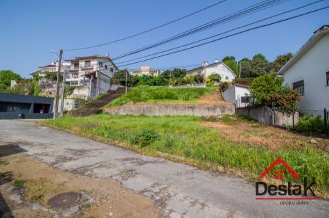 Lote de terreno para venda no centro de São Pedro do Sul.