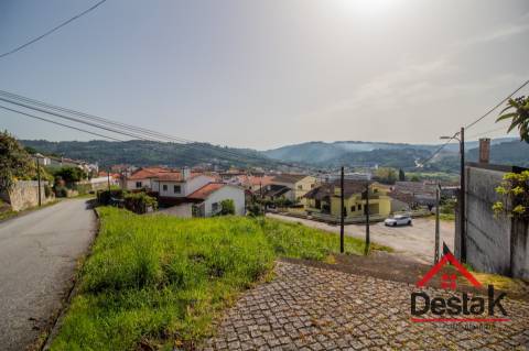 Lote de terreno para venda no centro de São Pedro do Sul.