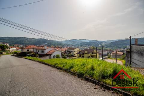 Lote de terreno para venda no centro de São Pedro do Sul.