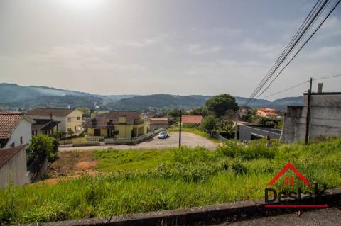 Lote de terreno para venda no centro de São Pedro do Sul.