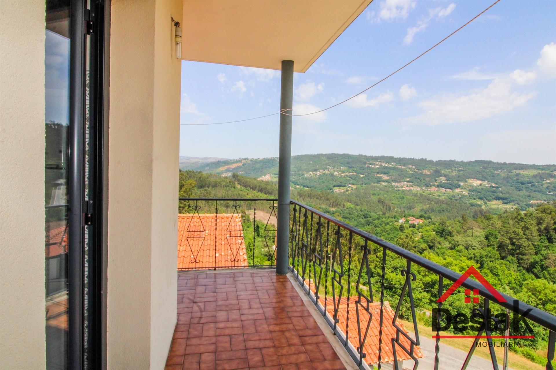 Apartamento T2 para arrendamento em Bordonhos