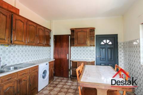 Apartamento T2 para arrendamento em Bordonhos
