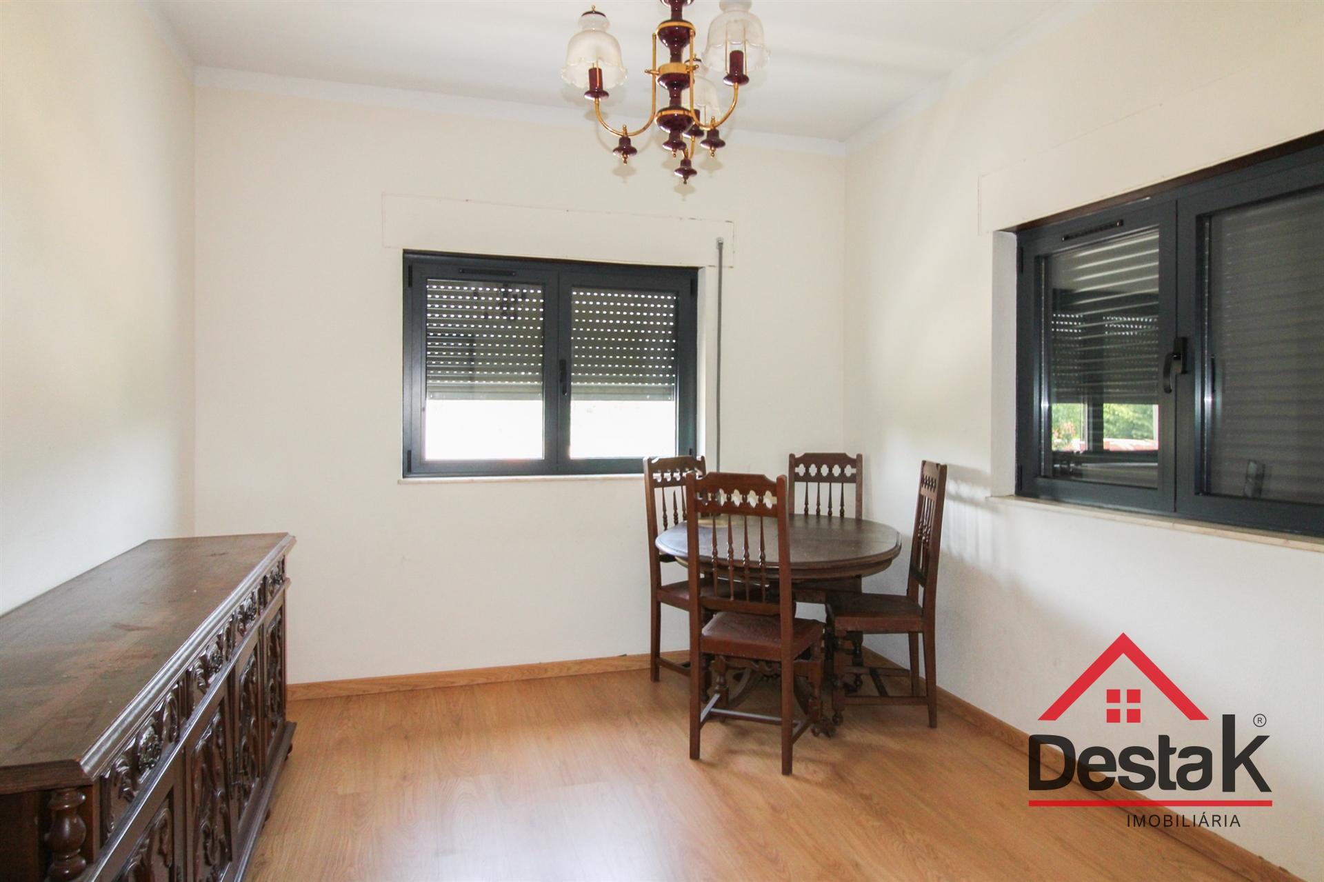 Apartamento T2 para arrendamento em Bordonhos