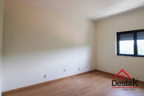 Apartamento T2 para arrendamento em Bordonhos