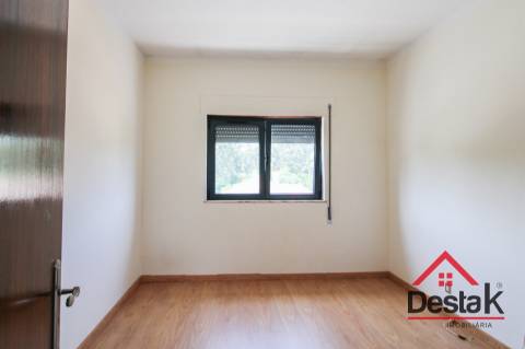 Apartamento T2 para arrendamento em Bordonhos