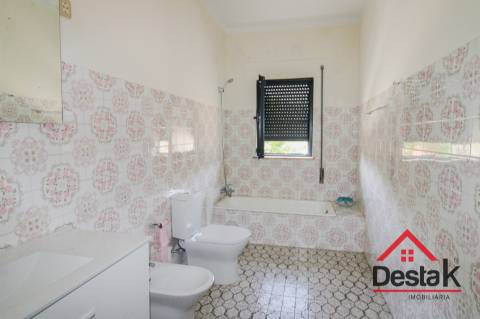 Apartamento T2 para arrendamento em Bordonhos