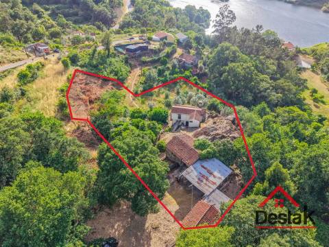 Duas Moradias com Vista Rio  a 2 min da Zona de Fruição Ribeirinha de Sejães, Oliveira De Frades