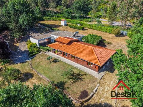 Moradia T3 para venda em Figueiredo Das Donas, Vouzela
