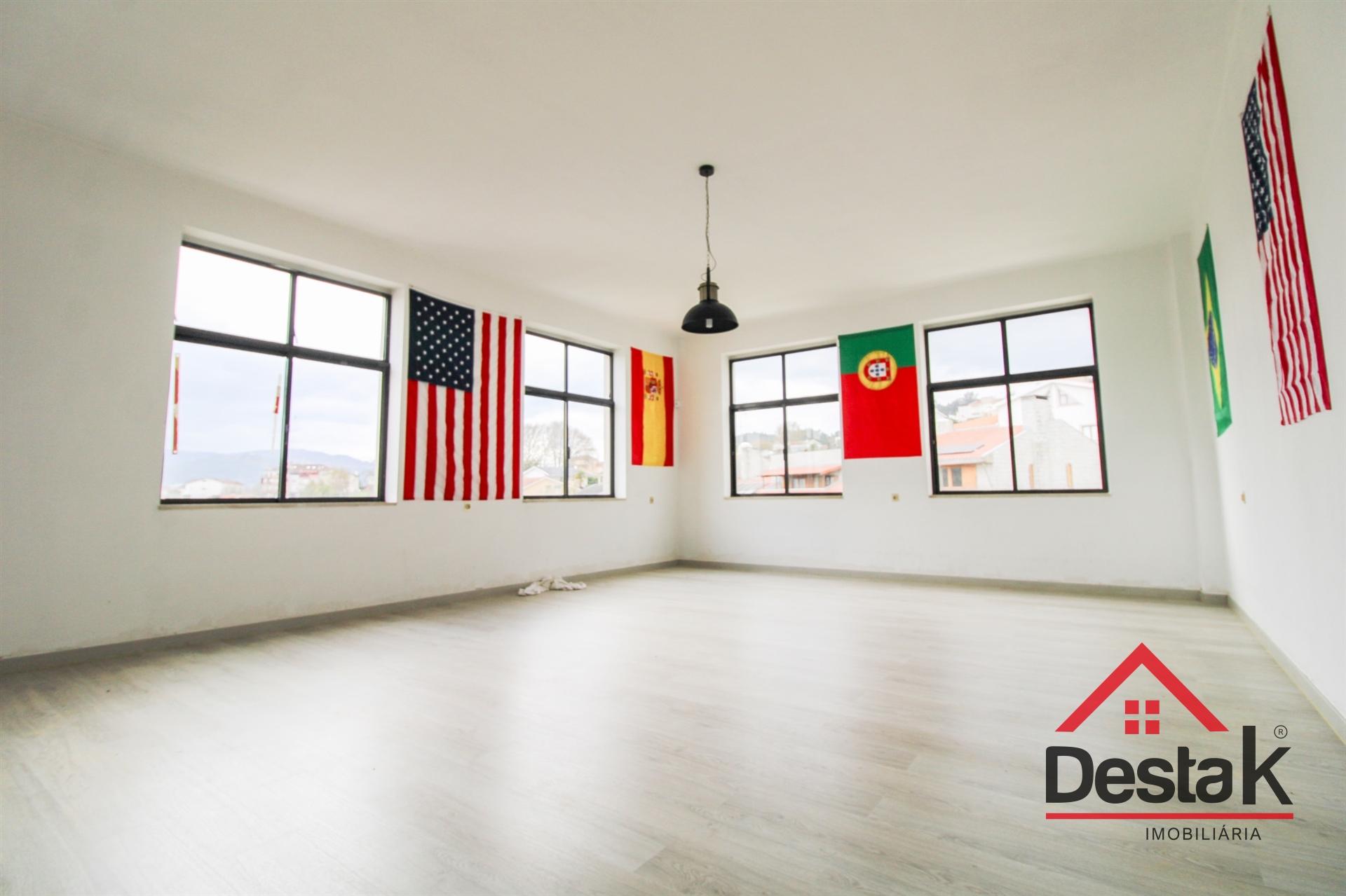 Espaço Comercial com 40 m² no Centro de São Pedro do Sul | Excelente Localização
