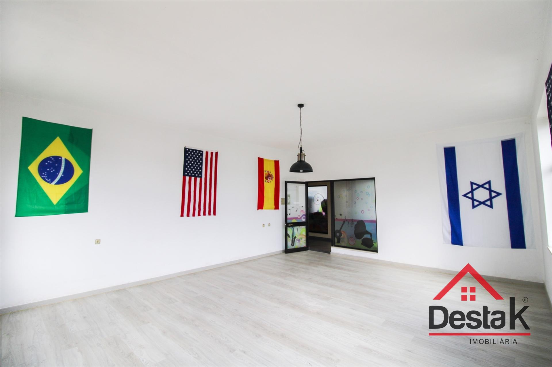Espaço Comercial com 40 m² no Centro de São Pedro do Sul | Excelente Localização