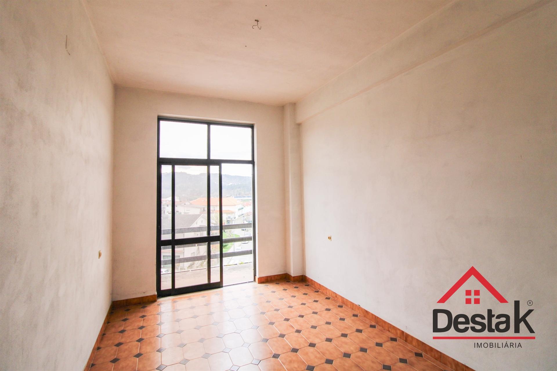 Loja para Venda no Centro de São Pedro do Sul