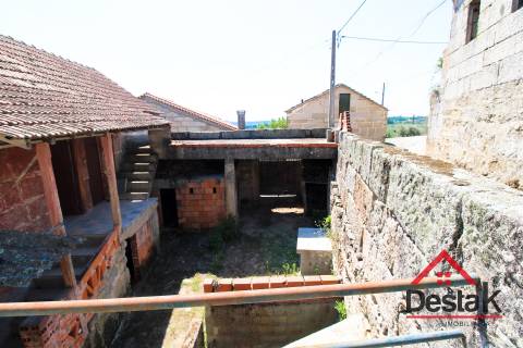 Moradia em Pedra para venda em Nelas